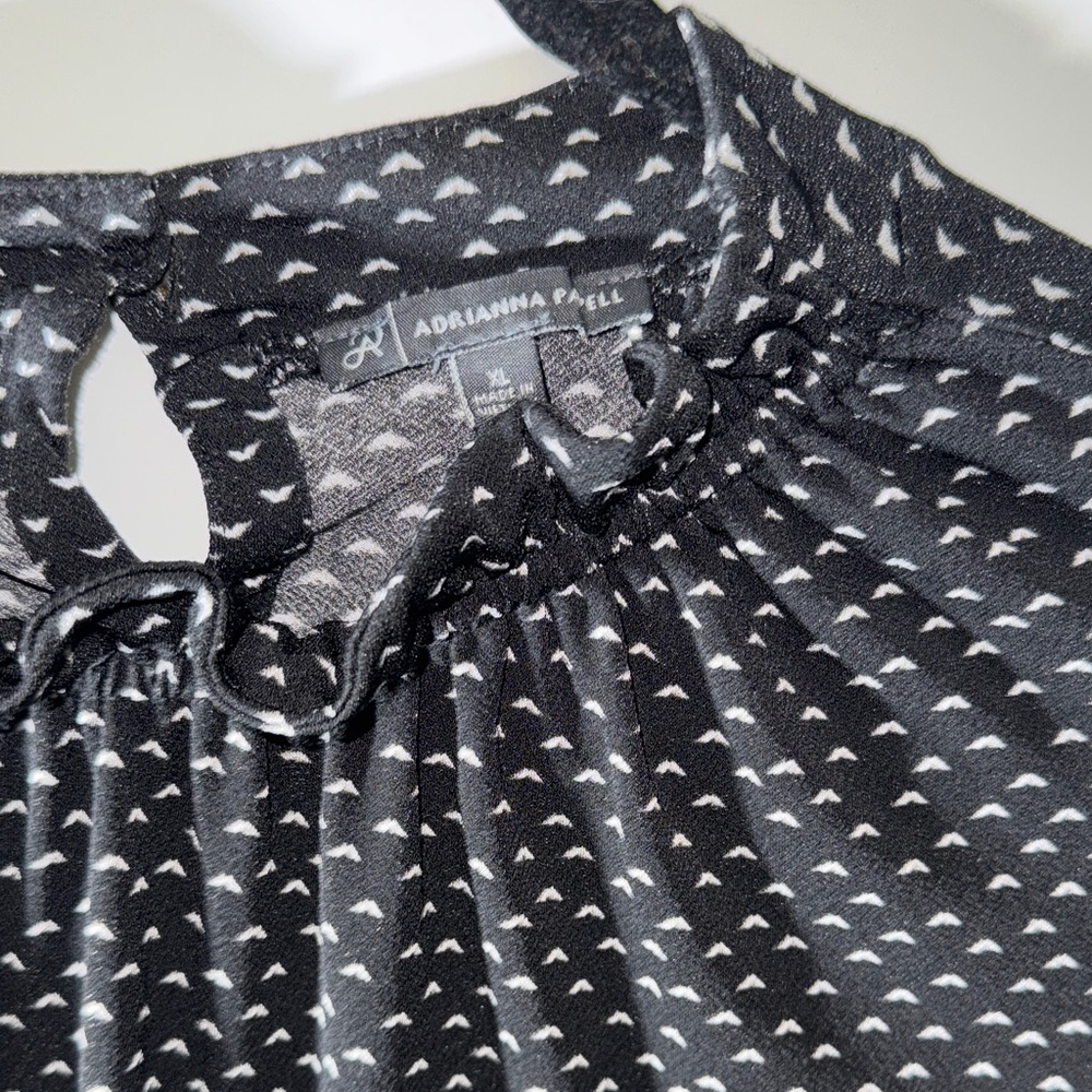 Adrianna Papell Black and White Blouse with Ruffled Collar Sz XL - Picture 5 of 7